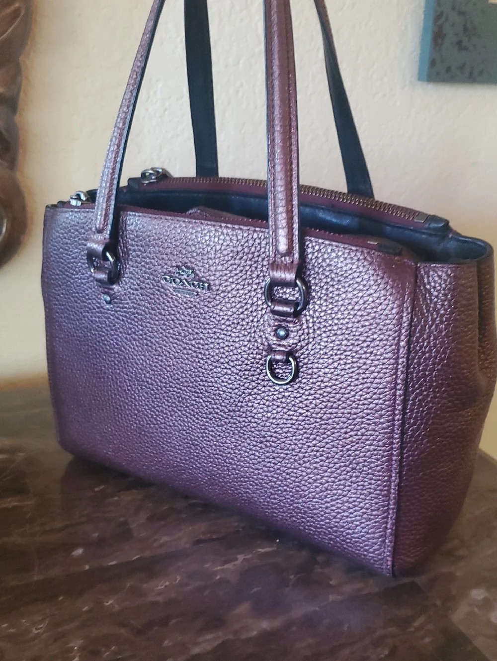 Coach metallic Black Cherry 